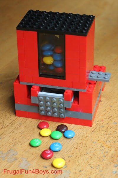 25 ideas LEGO® sweet dispenser