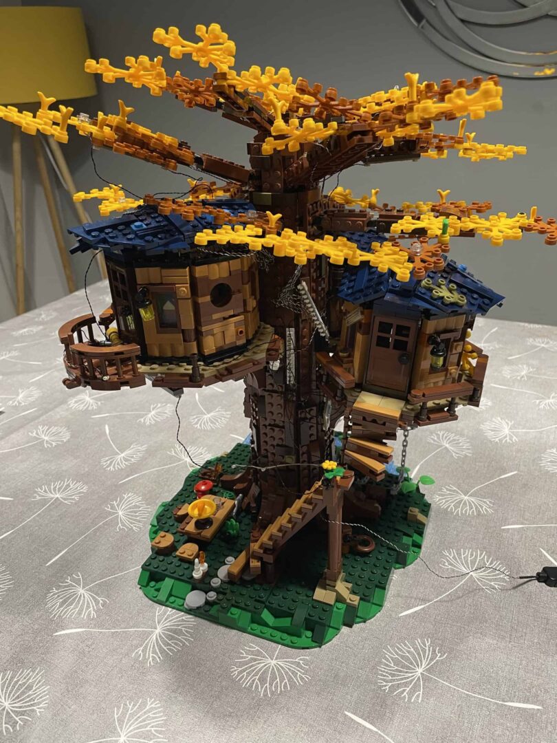LEGO Treehouse (21318) Lightailing Light Kit Review | Belle-Ve Bricks | LEGO MOCS / Custom MOCs Photo 01 10 2021 21 31 06