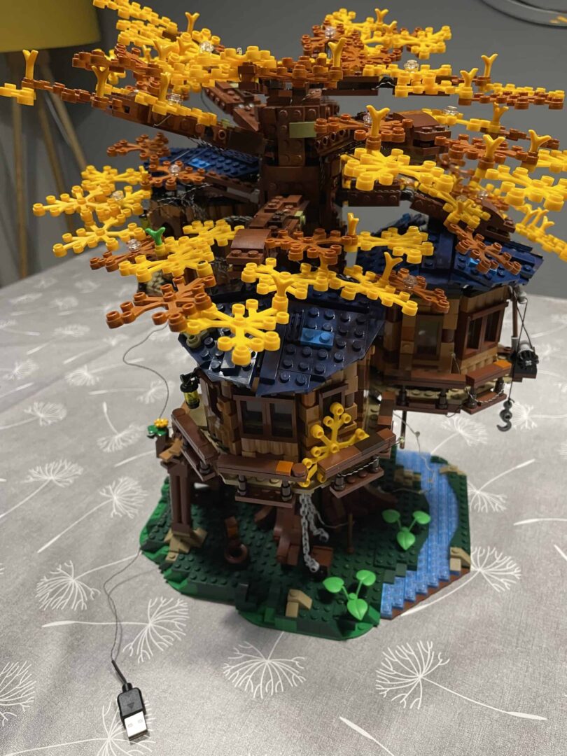 LEGO Treehouse (21318) Lightailing Light Kit Review | Belle-Ve Bricks | LEGO MOCS / Custom MOCs Photo 01 10 2021 21 31 18