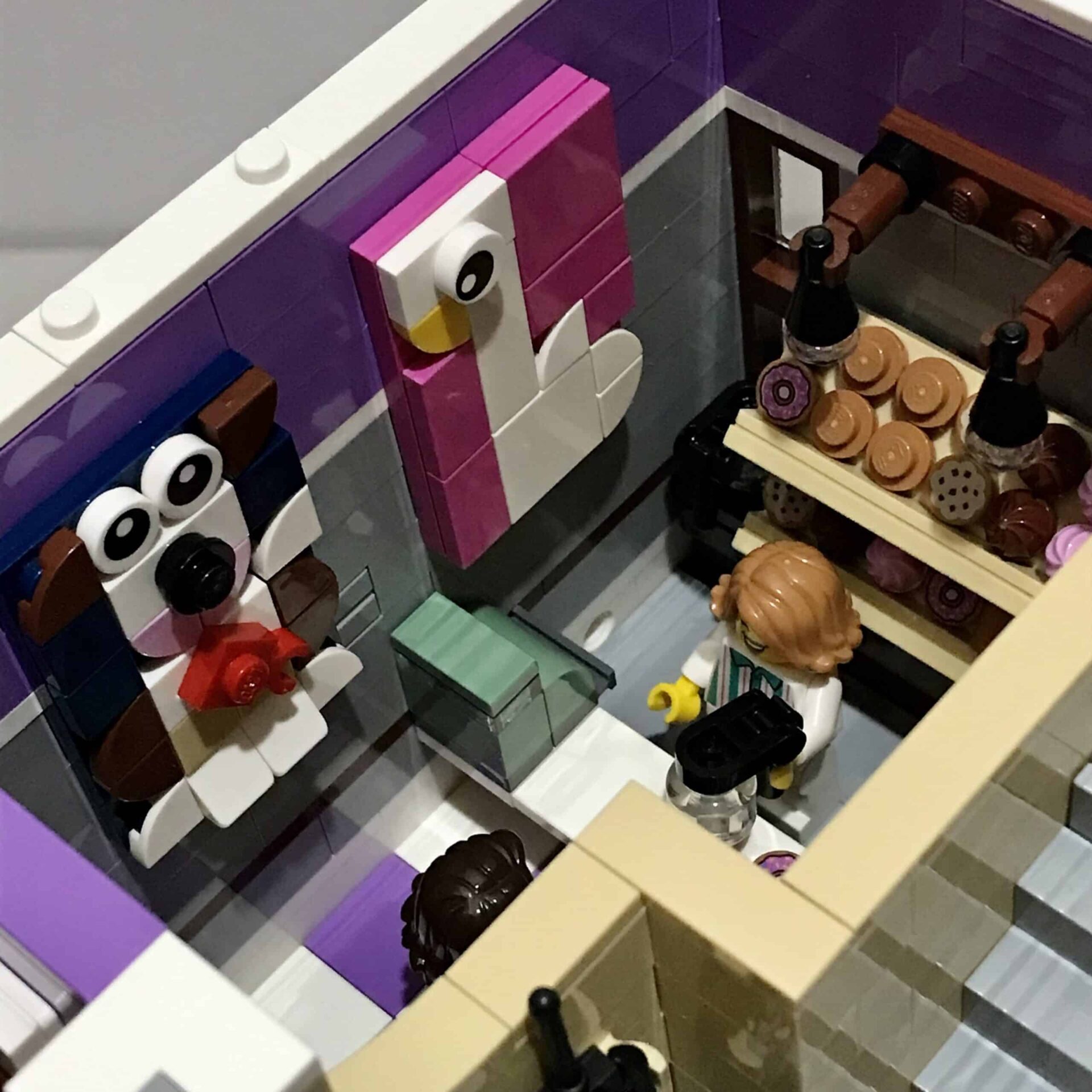 Improving Official LEGO Modular Buildings on a Budget: Set 10278 – Police Station | Belle-Ve Bricks | LEGO MOCS / Custom MOCs Modular Building Improvement Set 10278 5