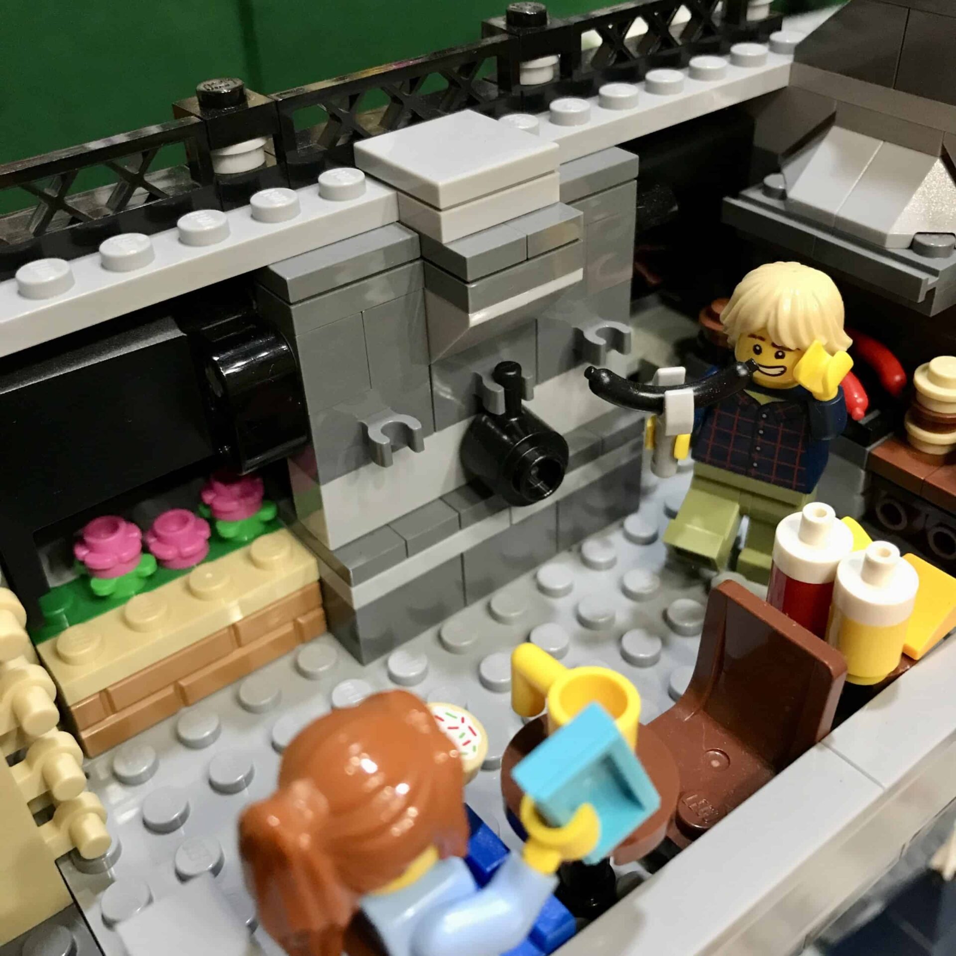Improving Official LEGO Modular Buildings on a Budget Set 10255 – Assembly Square | Belle-Ve Bricks | LEGO MOCS / Custom MOCs IMPROVING OFFICIAL LEGO MODULAR BUILDINGS ON A BUDGET 13