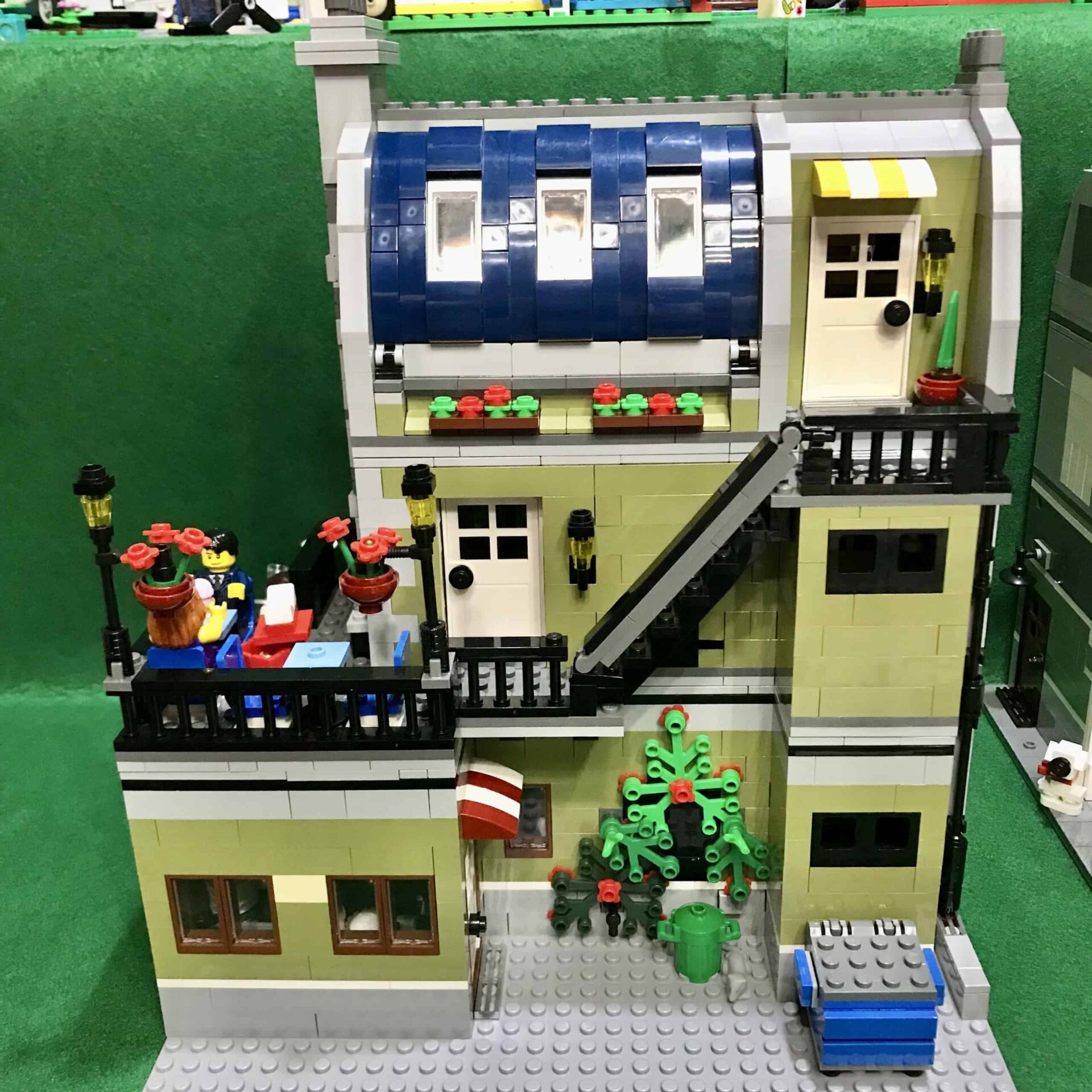 Improving Official LEGO Modular Buildings on a Budget Set 10243 – Parisian Restaurant 13