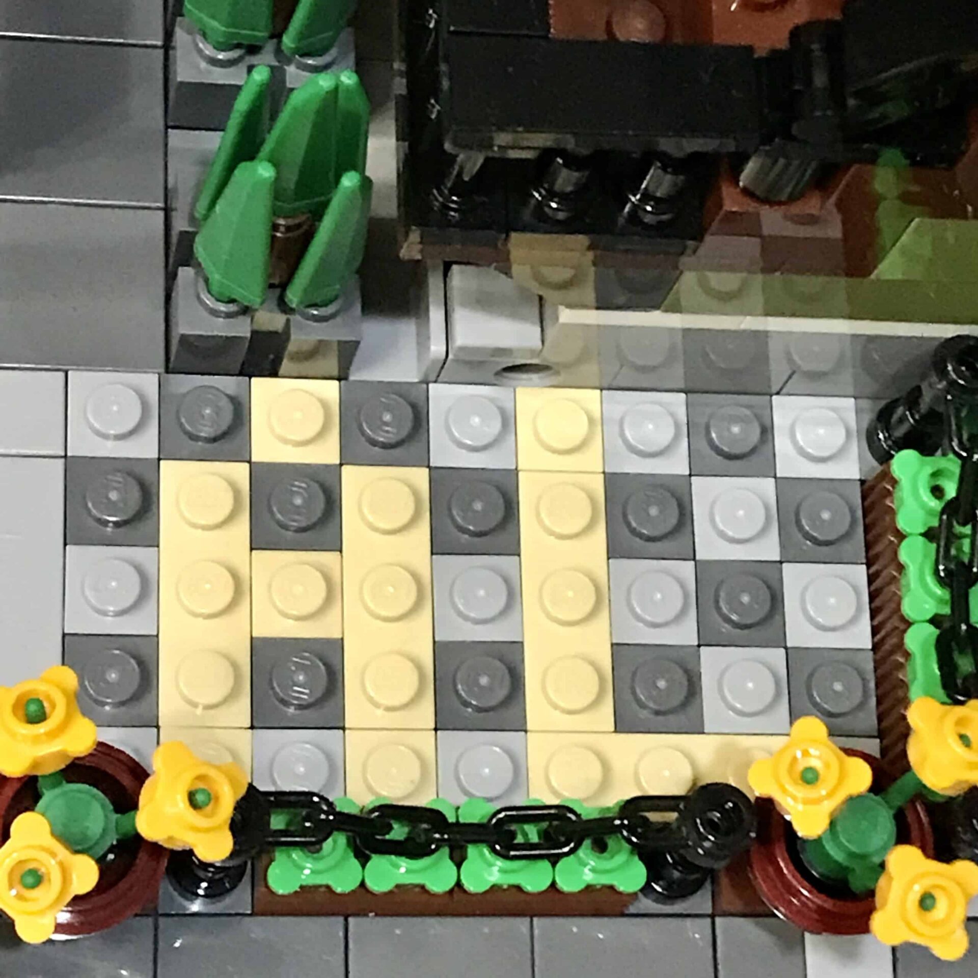 Improving Official LEGO Modular Buildings on a Budget Set 10243 – Parisian Restaurant 3