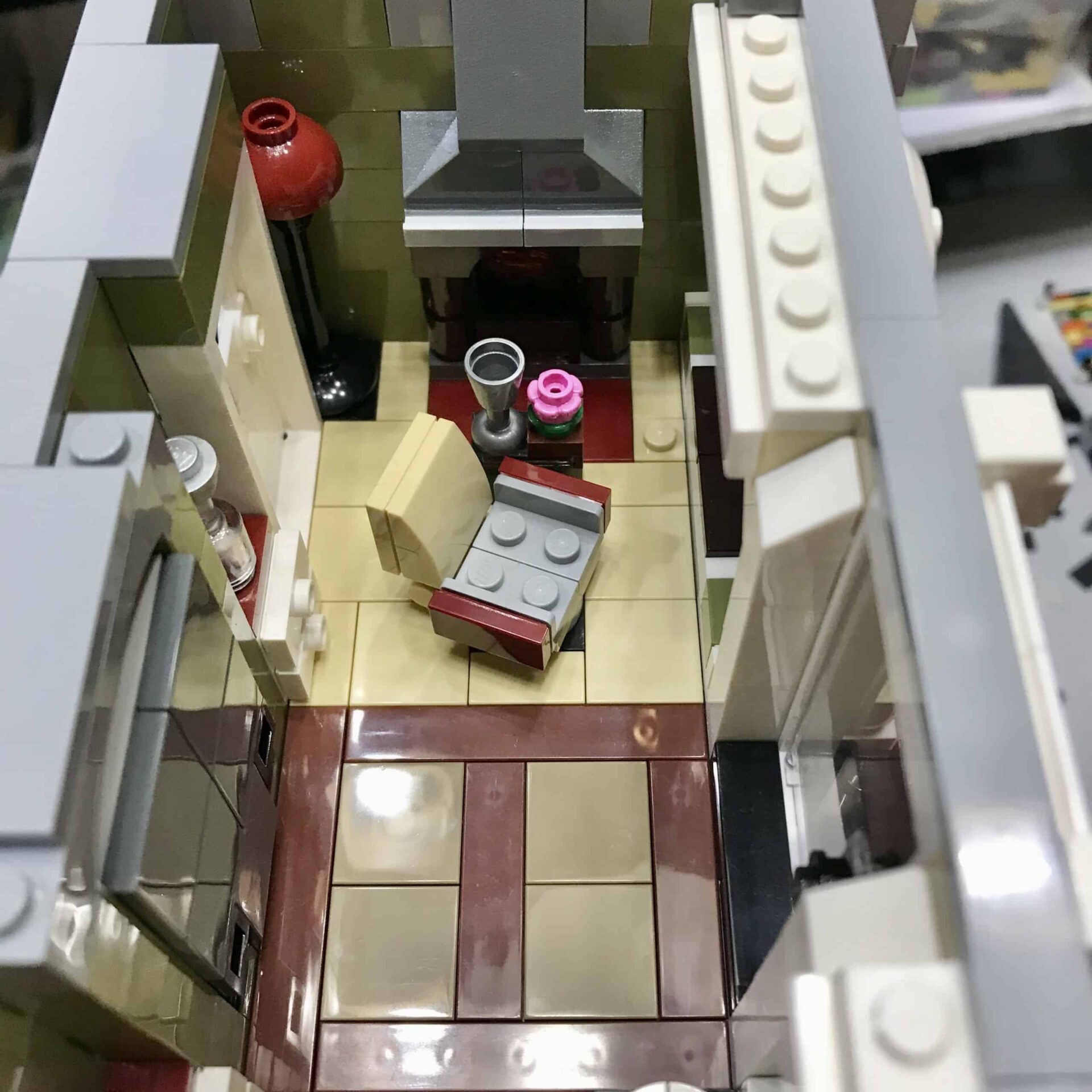Improving Official LEGO Modular Buildings on a Budget Set 10243 – Parisian Restaurant 7
