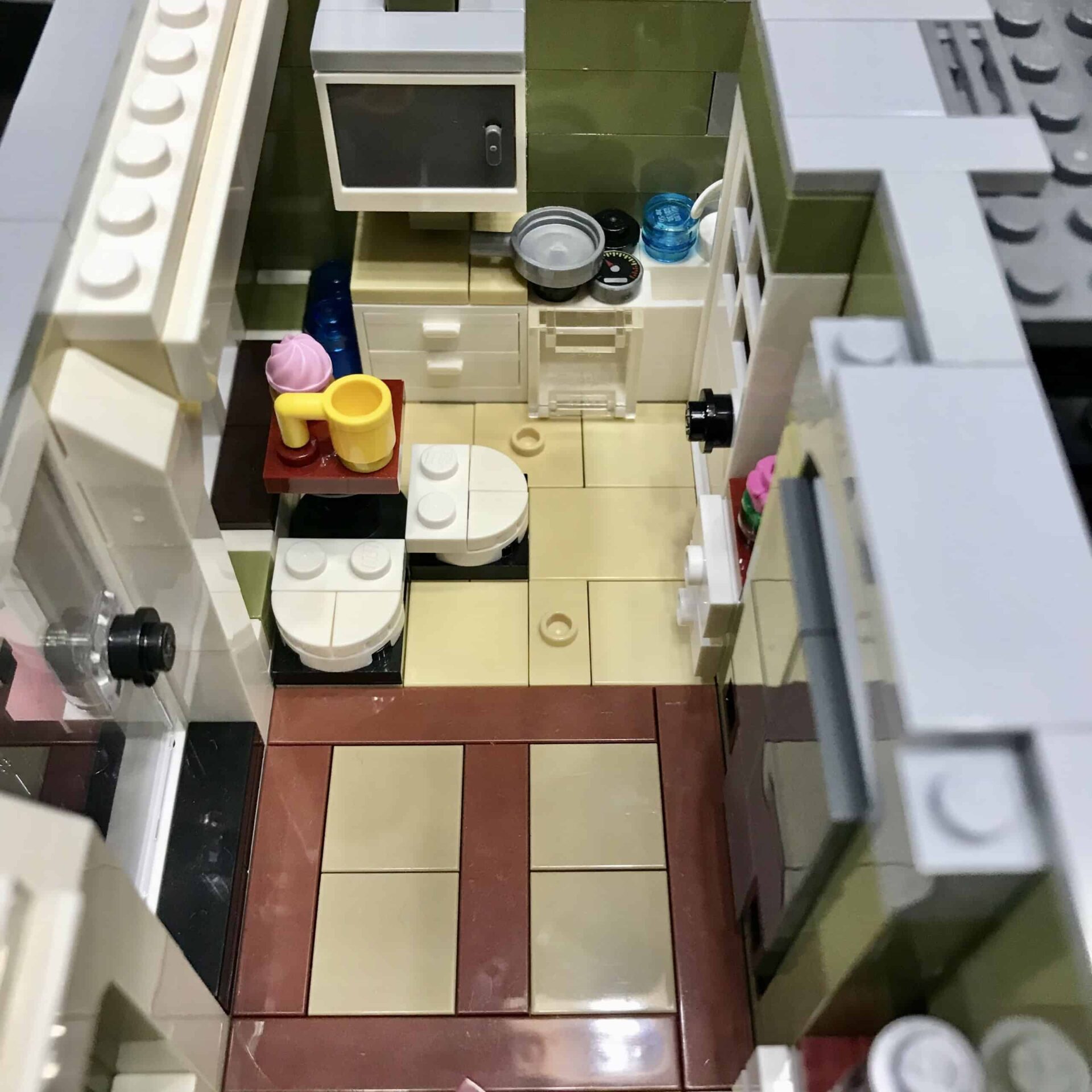 Improving Official LEGO Modular Buildings on a Budget Set 10243 – Parisian Restaurant 8