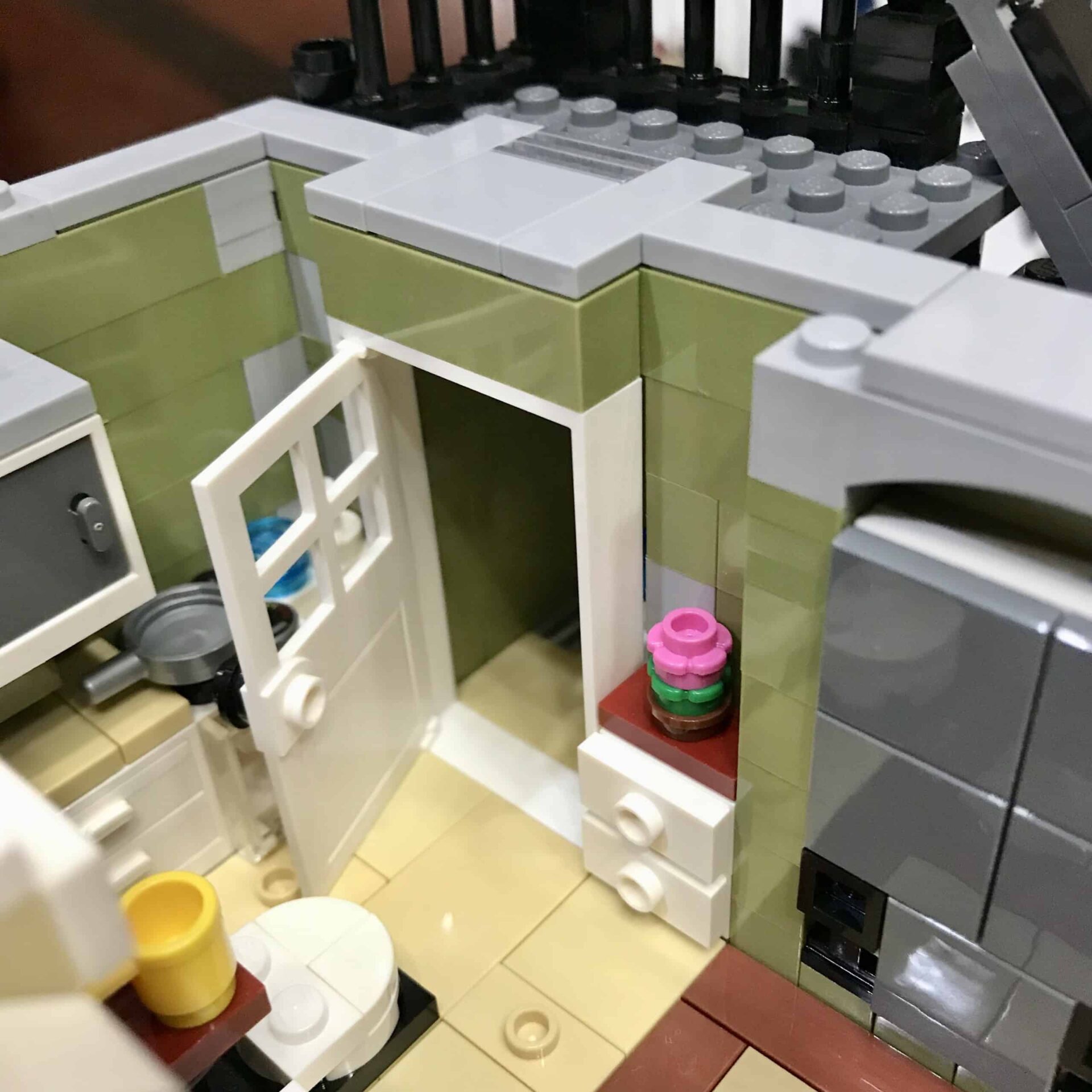 Improving Official LEGO Modular Buildings on a Budget Set 10243 – Parisian Restaurant | Belle-Ve Bricks | LEGO MOCS / Custom MOCs Improving Official LEGO Modular Buildings on a Budget Set 10243 – Parisian Restaurant 9
