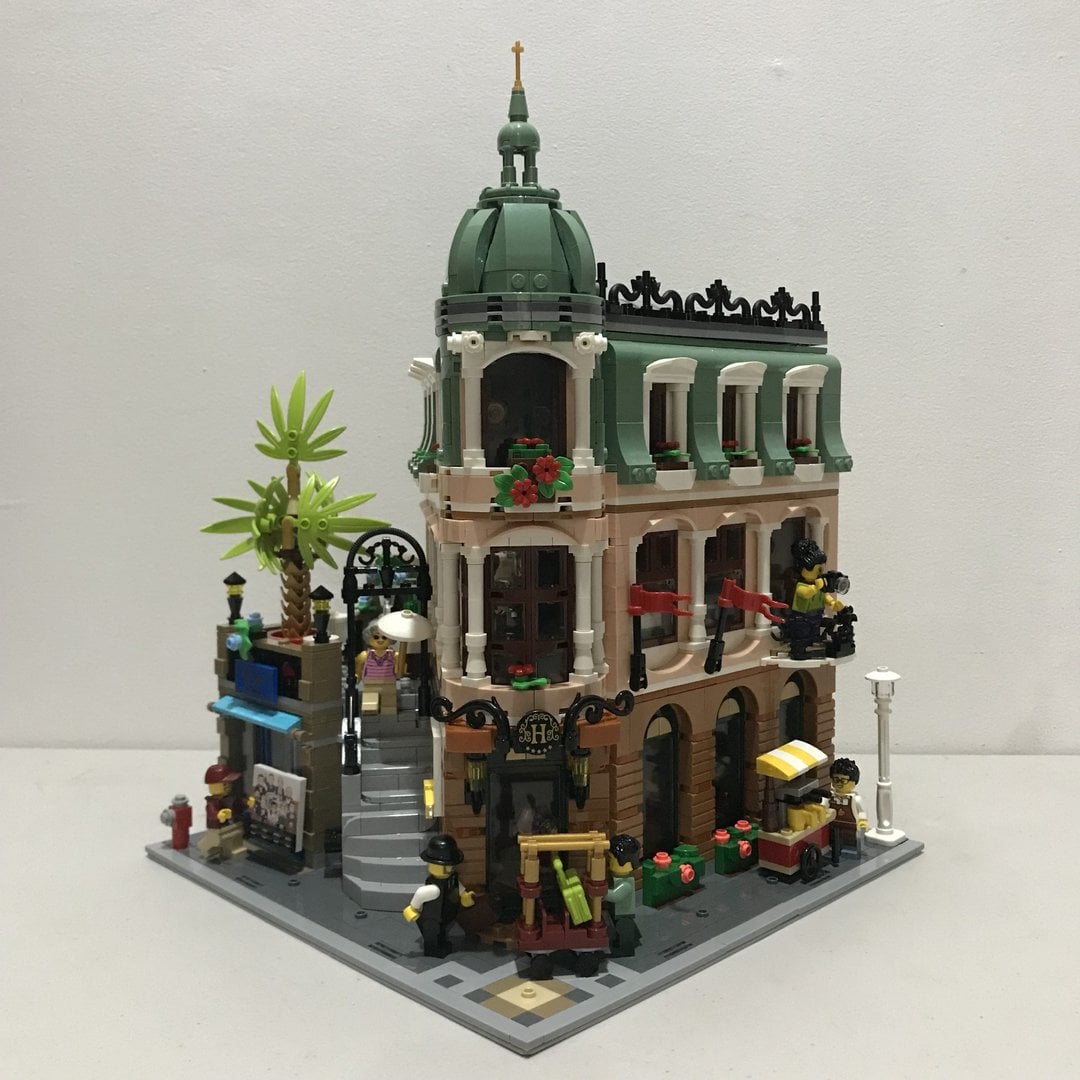 Improving Official LEGO Modular Buildings on a Budget Set 10297 – Boutique Hotel