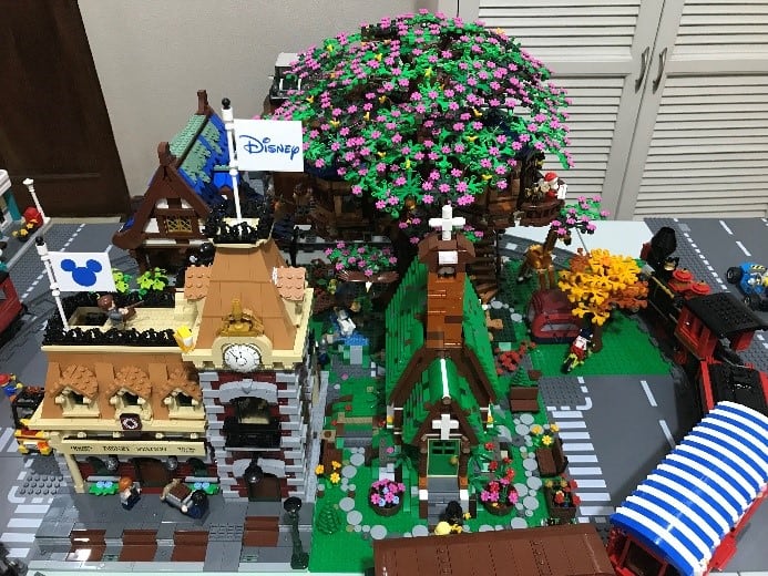 LEGO MOC Designers Interview With LEGO® Artisan | Custom Corporate LEGO® Gift Models / MOCs lego-moc-lego-artisan-3