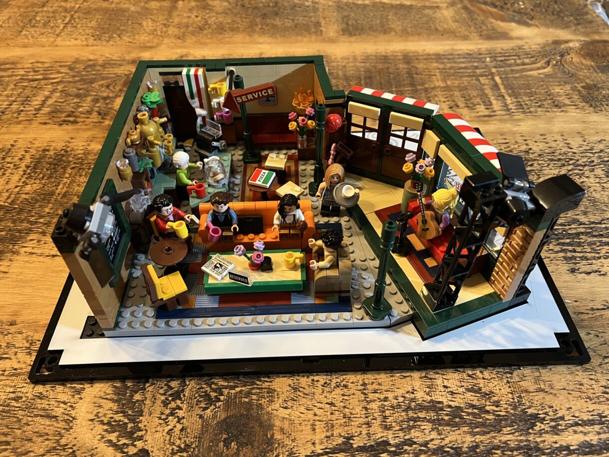 LEGO® Central Perk (21319) BOXXCO Review 1