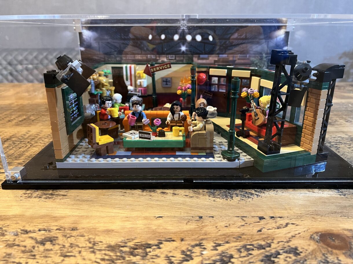 LEGO® Central Perk (21319) BOXXCO Review 14